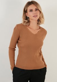 LELA REGULAR FIT - Maglione - caramel