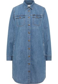 Denimklänning i ljusblått, lång ärm, knappknäppning, två bröstfickor och rundad nederkant. Har stickningsdetaljer och logotagg.