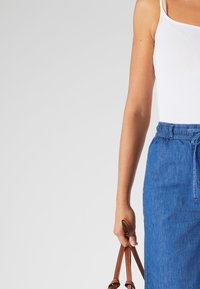 Damart Shorts vaqueros - denim moyen