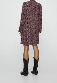 PULL&BEAR Vapaa-ajan mekko - bordeaux