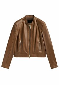 Brun läderjacka med ståkrage, främre dragkedjestängning, två dragkedjefickor på sidan och långa ärmar mot en vit bakgrund.