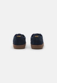 Etnies CRESTA UNISEX - Sportcipő - navy