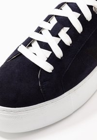 bugatti INFINITY - Sneaker low - blue/white