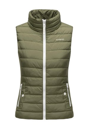 Olivegrön ärmlös puffer väst med hög krage, vit dragkedja och två sidofickor med vita dragkedjor och diskret sömnad.