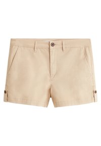 Pantalones cortos de algodón color beige claro con cierre de botones, dos bolsillos delanteros y dobladillo enrollado. Diseño limpio sin patrones visibles.