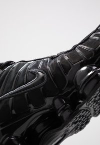Thumbnail Image 6