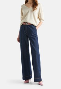 United Colors of Benetton Stickad tröja - off-white