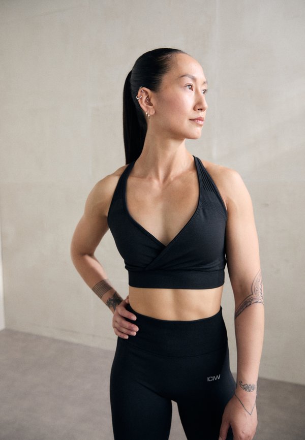 SOFT SEAMLESS ADJUSTABLE BRA - Sport-BH mit mittlerer Stützkraft