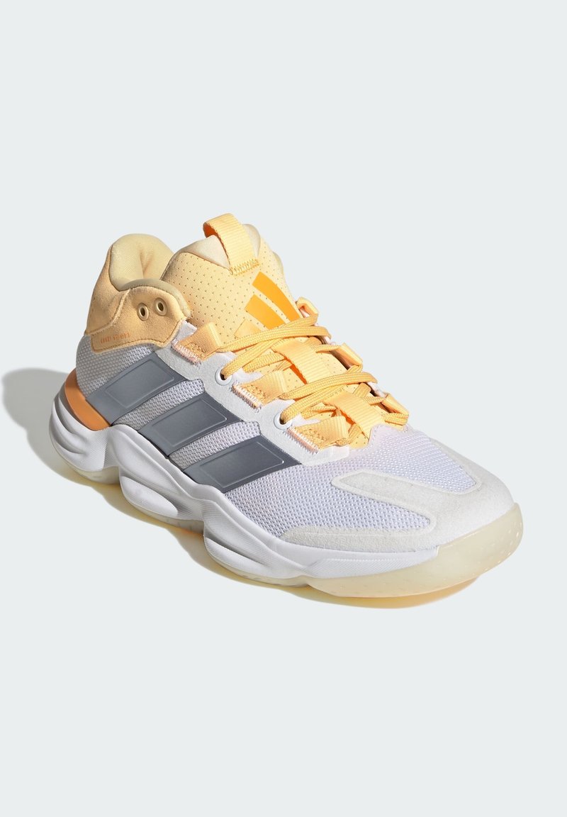 adidas Performance COURT STABIL INDOOR - Basketball shoes - cloud white  crystal sky ice tangerine/off-white - Zalando.ie