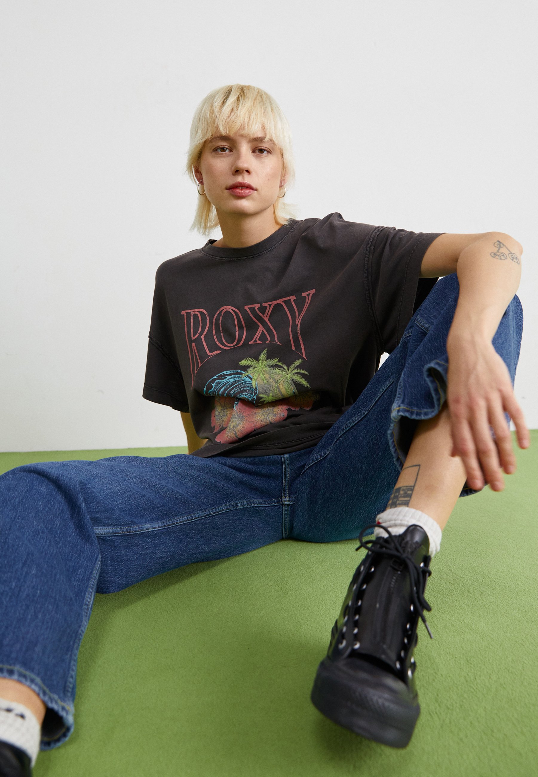 売れ筋商品|||ロキシー Tシャツ レディース トップス SWEET JANE TEE  - Print T-shirt - phantom Womens Sweet Jane T-Shirt - PHANTOM | Roxy