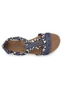 Sandalen mit floralen Stoffriemen in Marineblau und Weiß, ausgestattet mit einer gepolsterten braunen Innensohle, ausgeschnittenen Akzenten und einem Schlaufen-Design.