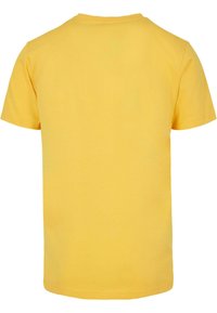 Gul bomulds T-shirt, korte ærmer, klassisk rund halsudskæring, glat tekstur, jævn farve, ingen synlige logoer eller mønstre.