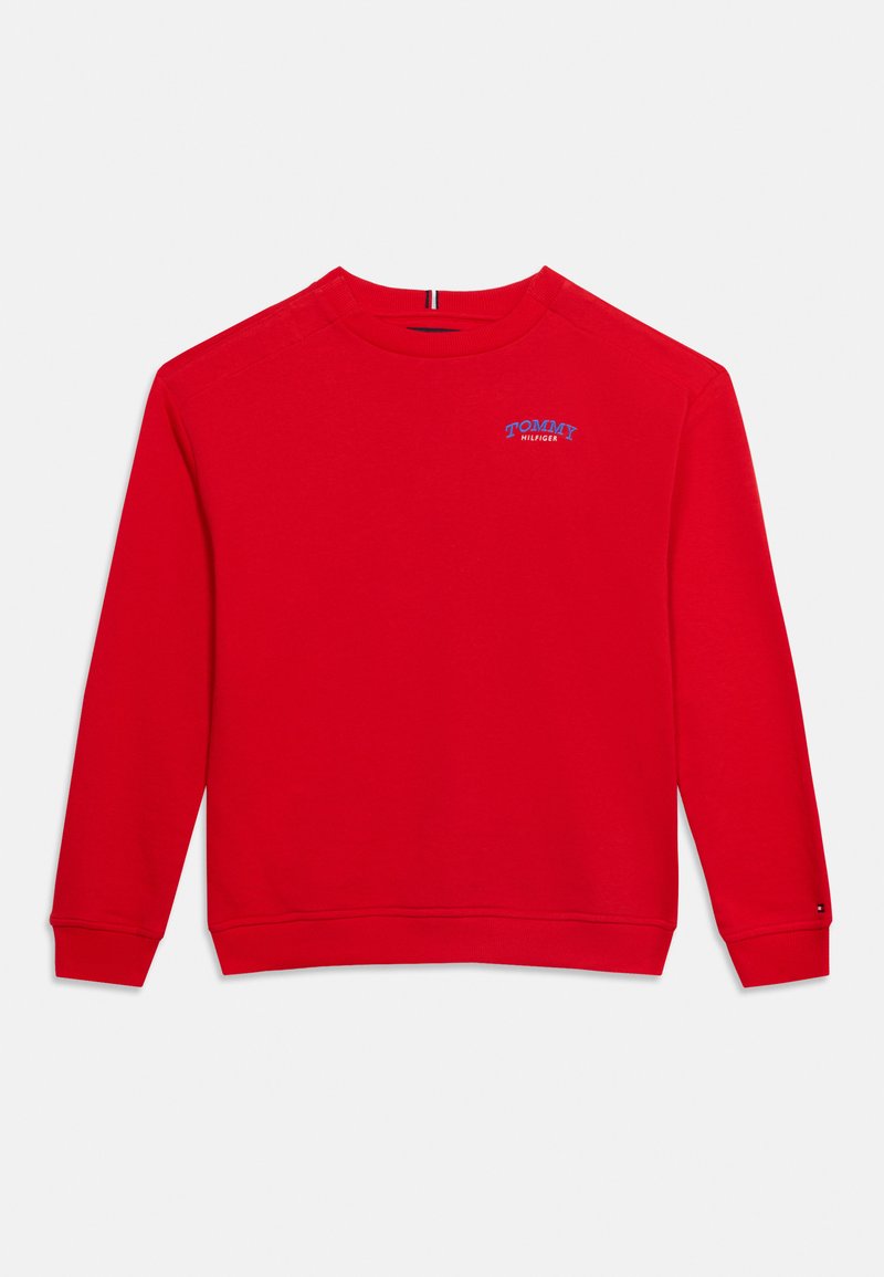 Κόκκινο φούτερ με μακριά μανίκια και στρογγυλή λαιμόκοψη, με μικρό μπλε λογότυπο "Tommy Hilfiger" στο αριστερό στήθος και ριμπ μανσέτες και τελείωμα.