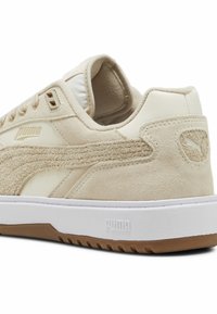 Puma DOUBLECOURT UTILITY UNISEX - Sneakers basse - sugared almond putty white