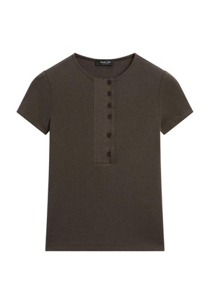 T-shirt a maniche corte, verde oliva scuro, realizzato in tessuto a coste, con scollatura rotonda e una patta frontale con sei bottoni marroni.