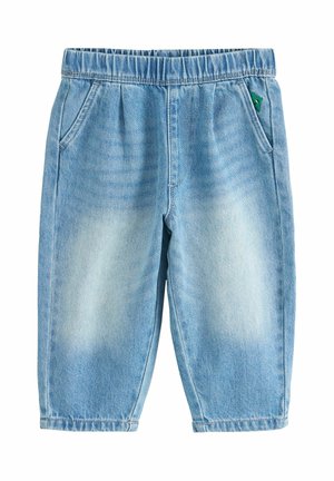 Lyseblå denim bukser til tumlinger med elastisk talje, forlommer og subtil falmning på lårene, vist mod hvid baggrund.