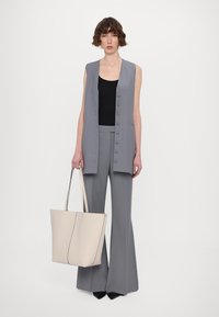 Vanessa Bruno TOTE BAG - Τσάντα Tote - ivoire