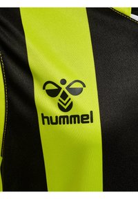 Hummel CORE  - T-shirt med print - lime popsicle black