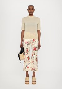 WEEKEND MaxMara CADMIO - Püksid - ivory