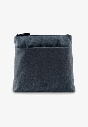 Borsa in tessuto grigio scuro con una superficie liscia, dotata di una chiusura lampo superiore e una tasca frontale. Include un logo del marchio inciso in modo discreto in basso a destra.