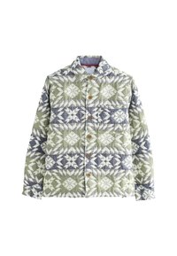 Gestepptes Button-Down-Jackett mit geometrischen Schneeflockenmuster in Grün, Weiß und Grau, ausgestattet mit einer Brusttasche und einem Kragen.
