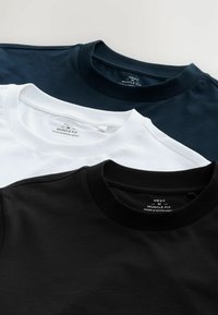 Next REGULAR FIT - MUSCLE FIT ESSENTIAL 3 PACK  - Osnovna majica kratkih rukava - Navy Blue/White/Black