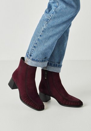 Tamaris, STIEFELETTE - Bottines - merlot