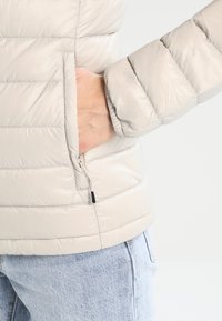 Icepeak Dunjacka - beige
