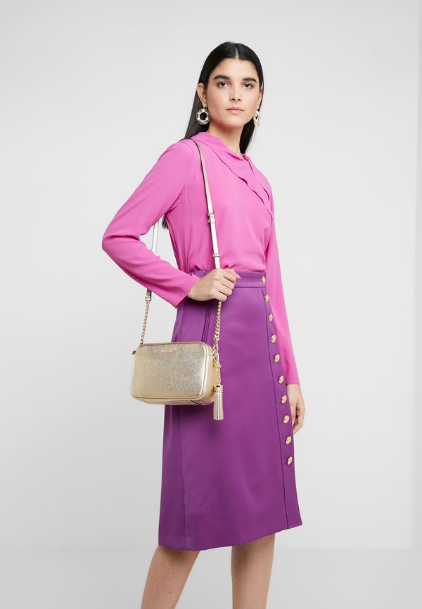 Cross body bag - pale gold2