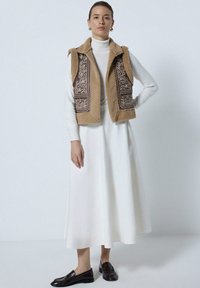 Touché Privé EMBROIDERED  - Liivi - brown