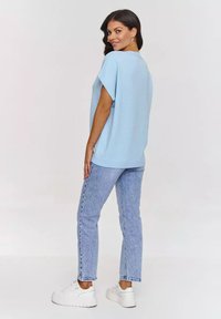 Makadamia - T-shirt basic