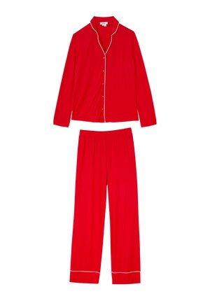 Ensemble de pyjama rouge comprenant un haut boutonné avec un col et un pantalon long. Les deux pièces sont ornées d'un passepoil blanc le long des bords.