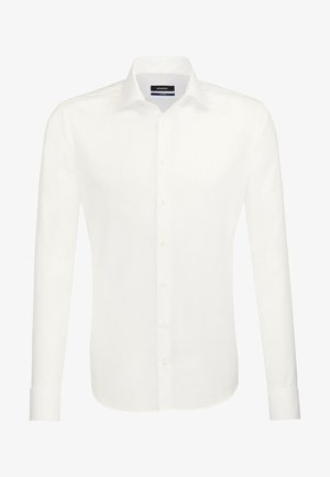Chemise habillée pour homme à manches longues, blanche, avec un devant à boutons et un col pointed, présentée sur un fond uni.