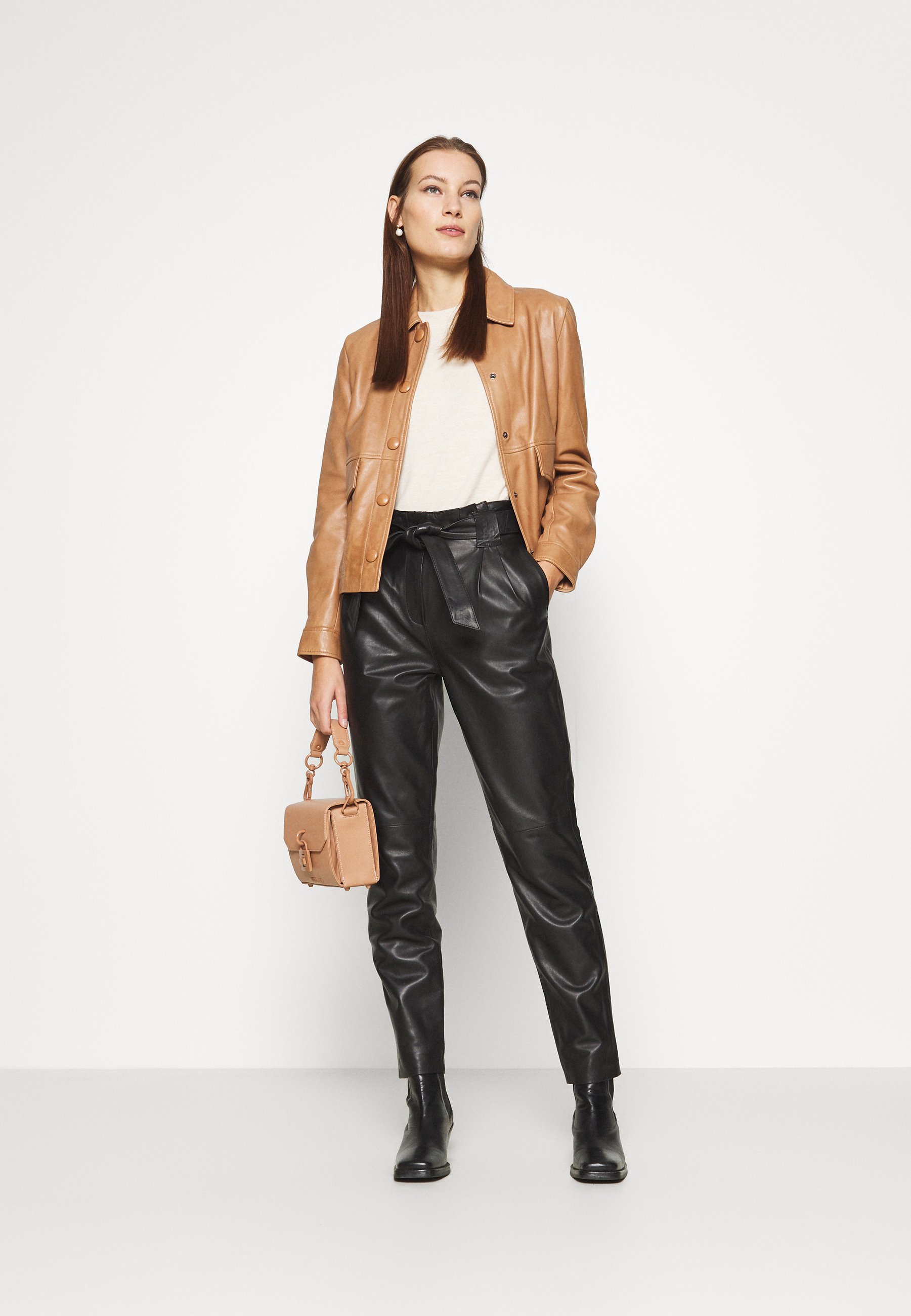JUST FEMALE NAGO TROUSERS - Leren broek - black/Zwart - Zalando.nl