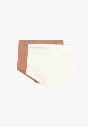 Due slip da donna in cotone senza cuciture beige e crema, con una fascia larga e un logo discreto del marchio vicino al bordo superiore.