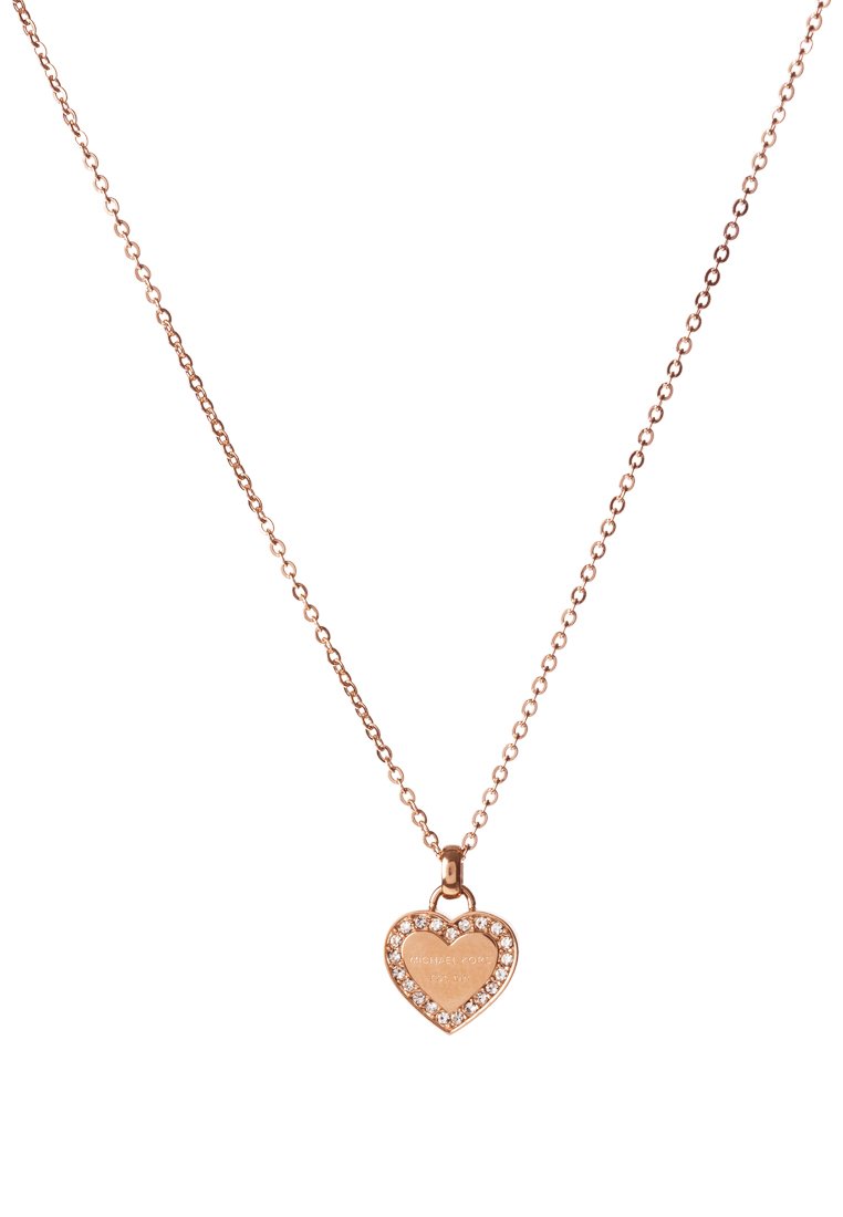 Collana con pendente a forma di cuore in oro rosa, con superficie texturizzata e bordo di piccole pietre trasparenti, appesa a una catena delicata.
