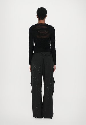 Rangering 9: MM6 Maison Margiela - CREWNECK - Topper langermet