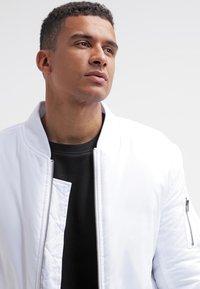 Urban Classics BASIC - Bombejakke - white