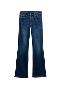 Vaqueros de campana en azul oscuro, hechos de denim, que cuentan con un diseño estándar de cinco bolsillos con herrajes metálicos y un botón y cremallera en la cintura visibles.