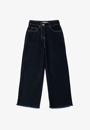 Jean large en denim sombre avec ourlet à franges, surpiqûres contrastantes et poches avant. Fermeture à bouton à la taille.