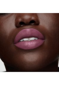 Smashbox BE LEGENDARY PRIME & PLUSH LIPSTICK - Rouge à lèvres - 11 spoiler alert
