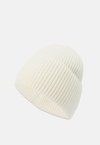 Strikket hue i off-white med ribbet tekstur, afrundet top og med ophøjet kant. Enkel, letvægtsdesign der passer til afslappet brug.