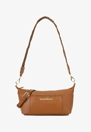 Braune Valentino Schultertasche aus Leder mit Fronttasche, verstellbarem geflochtenem Riemen und goldfarbenen Beschlägen.