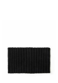 Svart stickad pannband med ribbad textur, i en platt design. Tillverkat av ett mjukt, elastiskt material som är lämpligt för värme och komfort.
