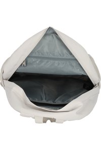 Borsa in tela grigia chiara, apertura ampia, tasca interna con zip, fodera morbida, cuciture robuste, tracolla regolabile, design casual.