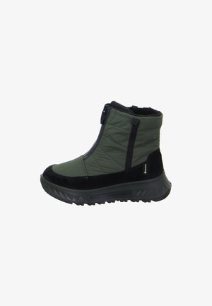 Grüne gesteppte Winterstiefel mit schwarzer Wildlederkappe und einer klobigen schwarzen Außensohle mit strukturiertem Muster. Vorderer Reißverschluss.