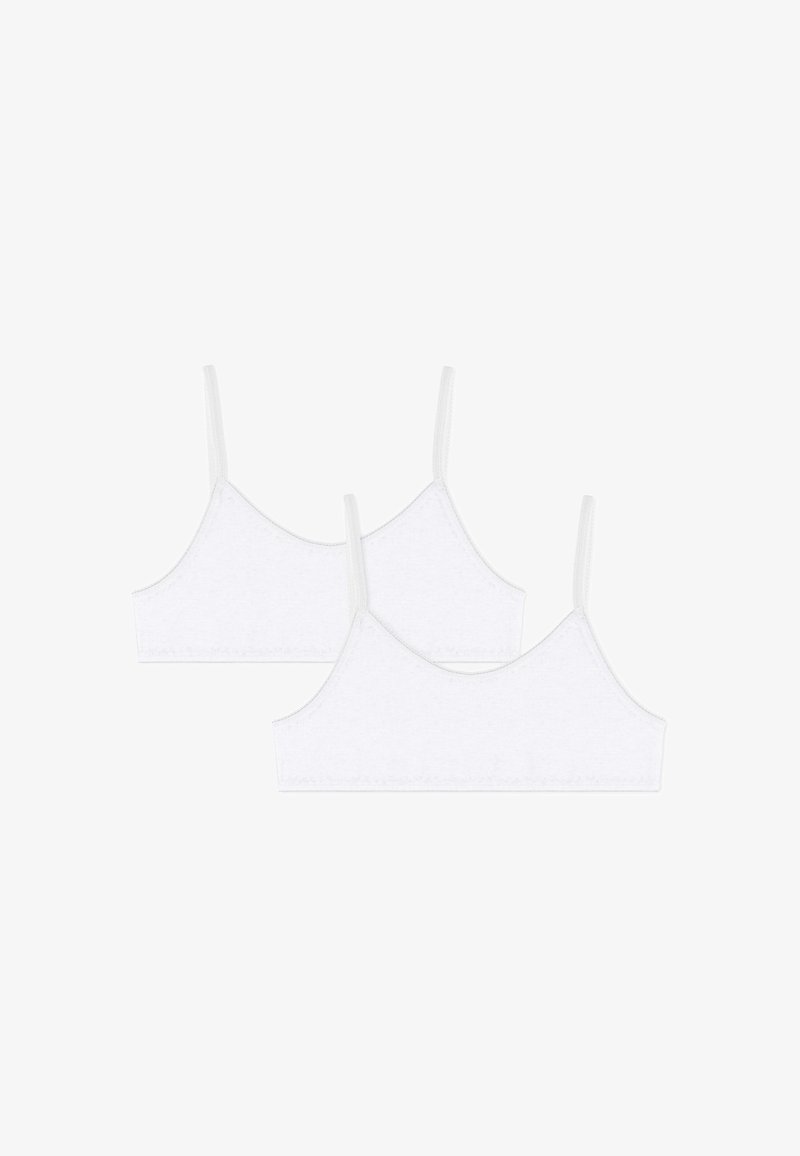 Δύο λευκά, απλά βαμβακερά crop tops με λεπτές τιράντες στους ώμους, εμφανίζονται επίπεδα πάνω σε λευκό φόντο.