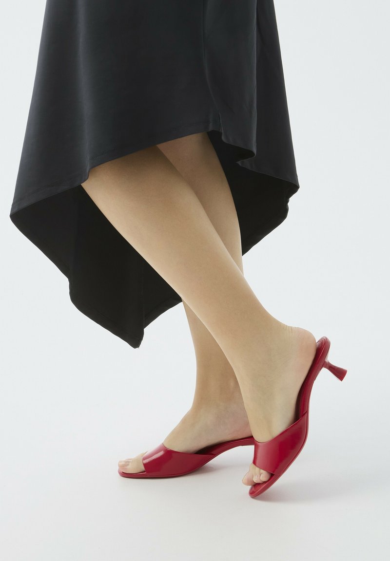 Bershka - KITTEN - Heeled mules - red, Enlarge