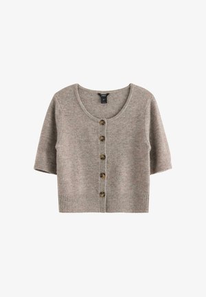 Kortærmet beige cropped cardigan med rund halsudskæring og fem brune knapper foran, ribbet kant og ærmekanter.