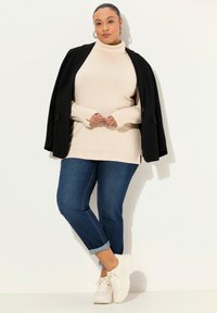 Ulla Popken ROLLKRAGEN BÜNDCHEN - Strickpullover - nature melange